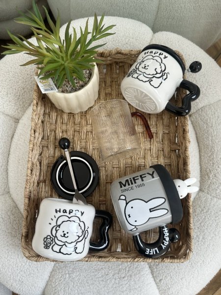 مجموعة من 4 اكواب